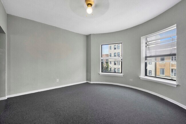 Building Photo - 6225 S Dorchester Ave
