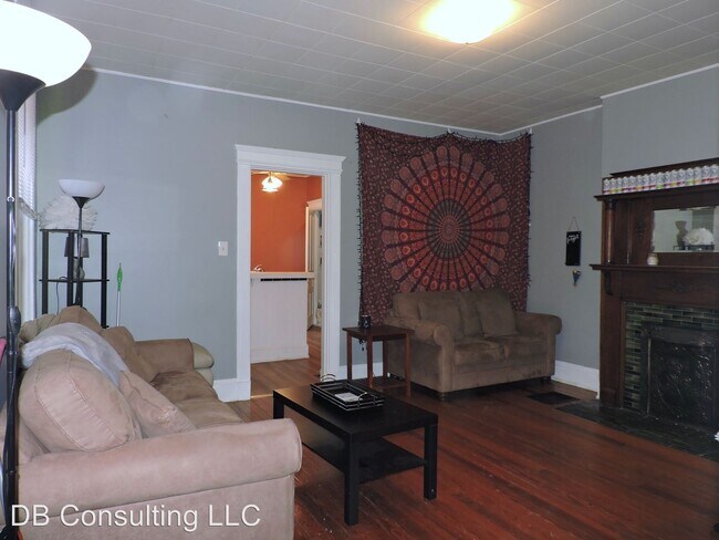 Building Photo - 4 br, 2 bath Apartment - 2423 Fairview Ave.