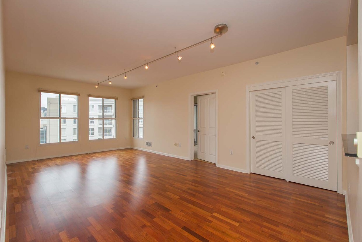Foto principal - 140 S Van Ness Ave