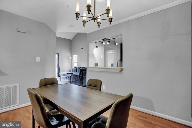 Foto del edificio - 2205 Falls Gable Ln