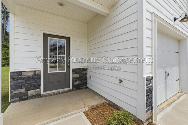 Foto del edificio - 228 Linsmore Ave