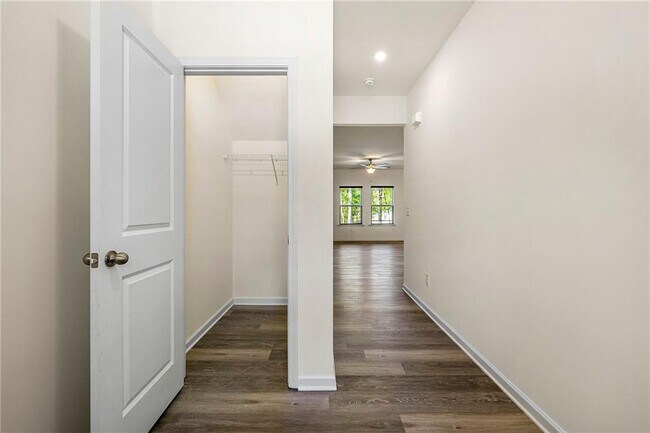 Building Photo - 110 Inman Dr