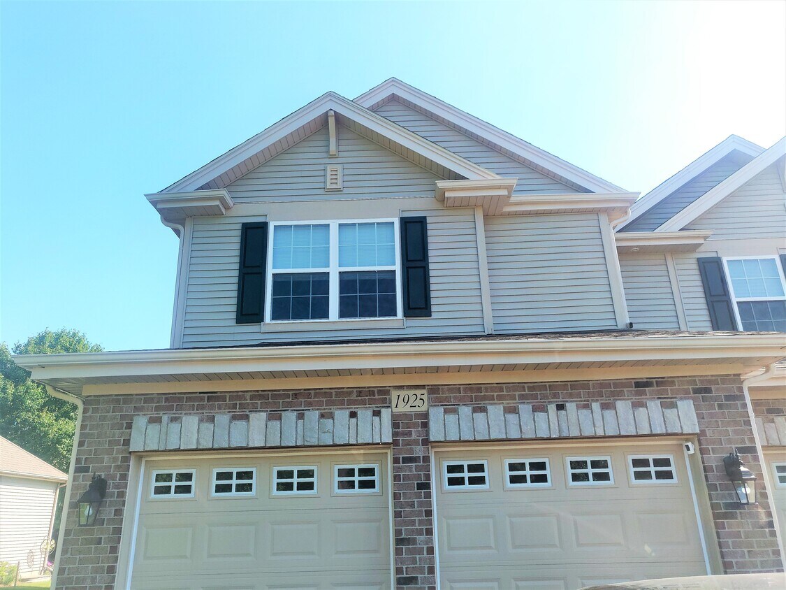 Corner Unit Main - 1925 Turtle Creek Ct