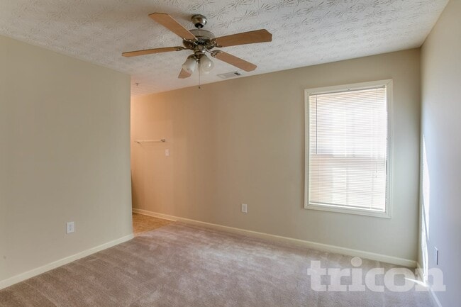 Building Photo - 1043 Wedgewood Ct NE