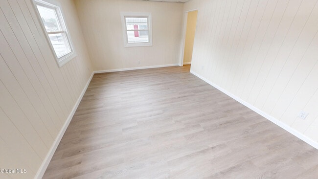 Building Photo - 13 Hawley Ave