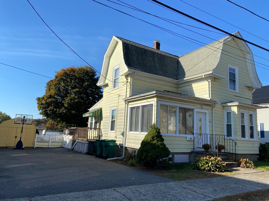 Primary Photo - 40 Pendexter St
