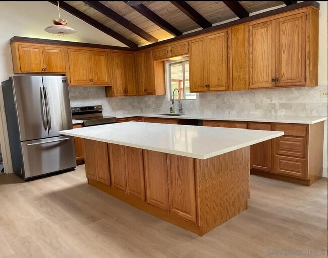 Building Photo - 844 Singing Trails Dr