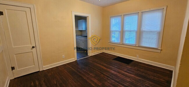 Foto del edificio - 3709-3711 Brookside Pkwy S Dr