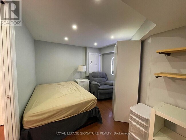 Building Photo - 157 Rouge River Dr