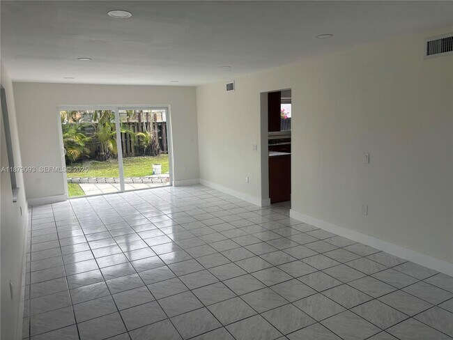 Foto del edificio - 9435 SW 144th Ct