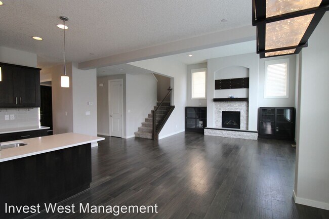 Building Photo - 4 br, 3.5 bath House - 4014 NE Tacoma Court