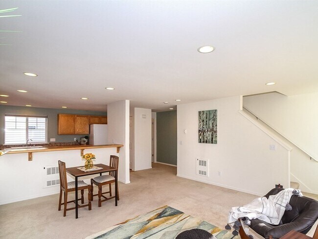 Foto del edificio - Fabulous Green Lake Townhome