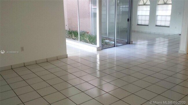 Foto del edificio - 11840 SW 25th Ter