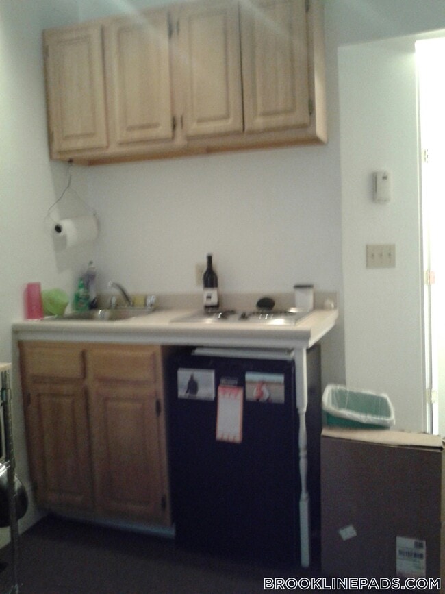 Building Photo - 1077 Beacon St