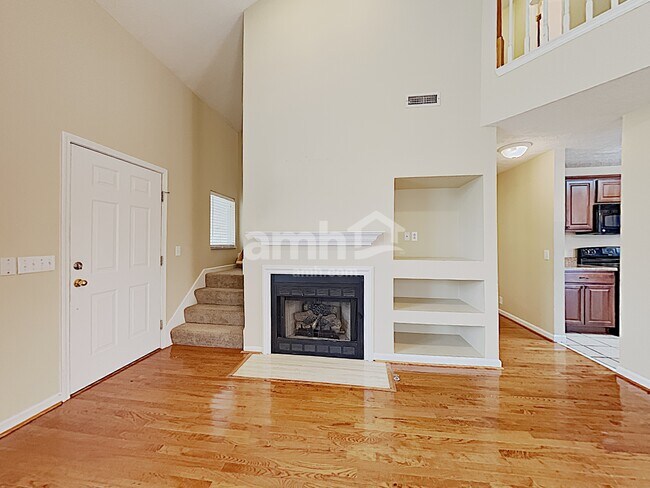 Building Photo - 206 Sutter Court