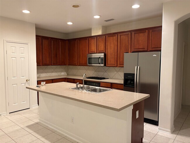 Building Photo - 167 N Whistlers Bend Cir