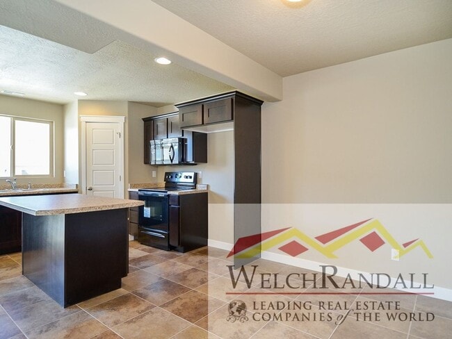 Building Photo - Beautiful 3 Bed 2 Bath Townhome in Harrisv...