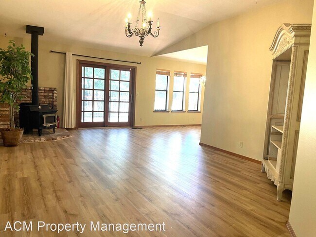 Building Photo - 2 br, 2 bath House - 13968 Sun Forest Drive
