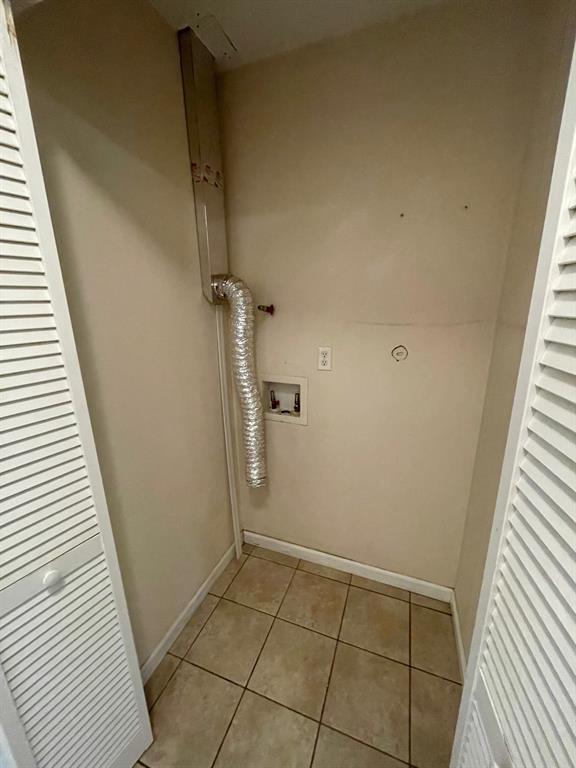 Building Photo - 4914 Suburban Dr