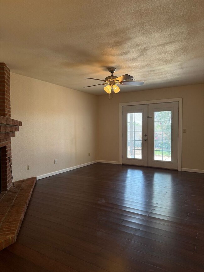 Building Photo - Sunset Mesa Condo with Community POOL