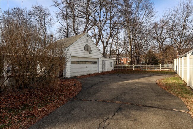 Foto del edificio - 1206 W Water St