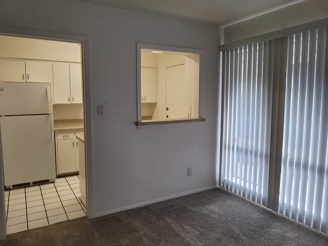 Building Photo - 4411 Buena Vista St