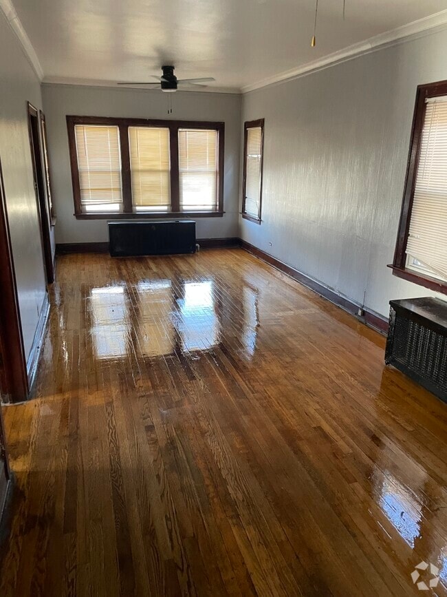 Building Photo - 10422 S Calhoun Ave