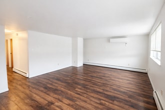 Building Photo - 50 Maplewood St