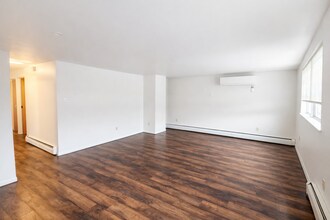 Building Photo - 50 Maplewood St