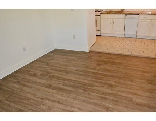 Foto del edificio - 93 Sherman Ave