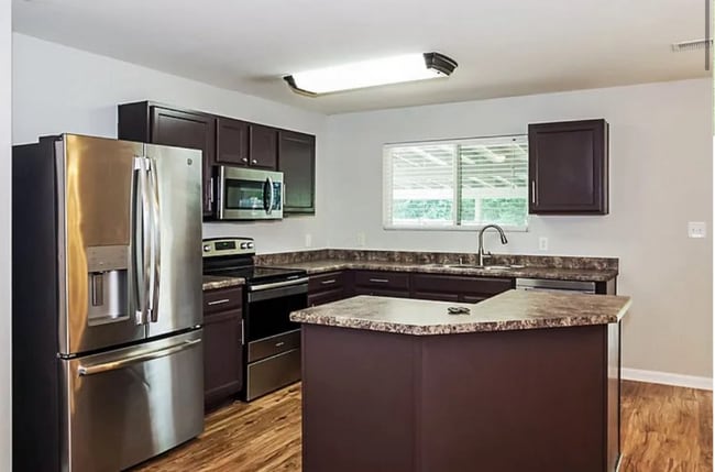 Building Photo - 15426 Mill Valley Dr