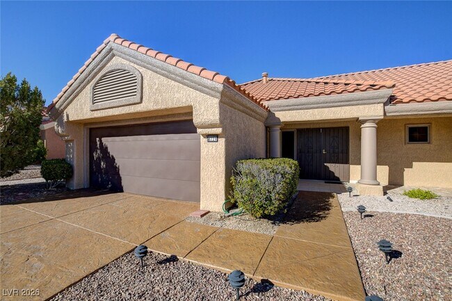 Foto del edificio - 8720 Pennystone Ave