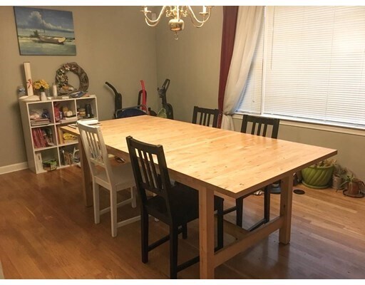 Foto del edificio - 112 Marlboro Rd