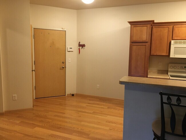 Building Photo - 420 N 1st Ave