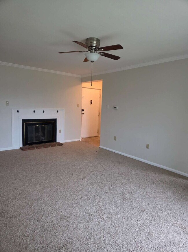 Foto del edificio - "Charming 2-Bedroom Condo Retreat in the Heart of Hagerstown!"