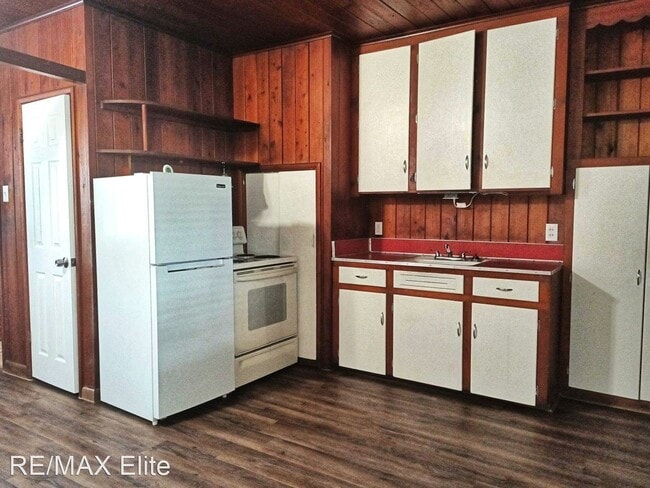 Building Photo - Studio, 1 bath House - 3670 N Dixie Hwy #2