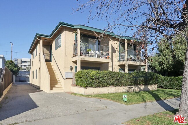 Building Photo - 5429 Troost Ave