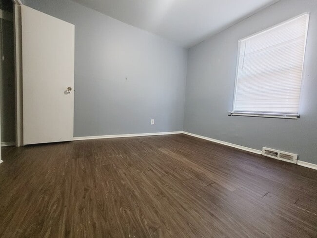 Foto del edificio - 922 W 4th St