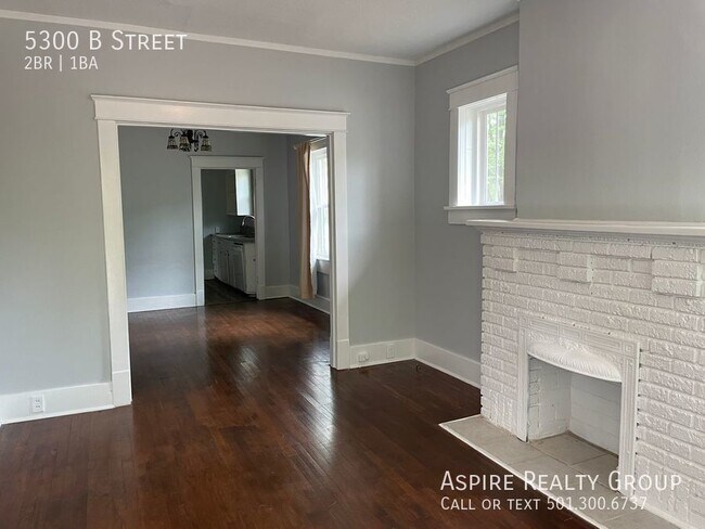 Building Photo - Cozy 2 Bedroom Cottage in Hillcrest, Littl...