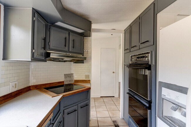 Foto del edificio - 3 Bed  2 Bath Pet Friendly Home