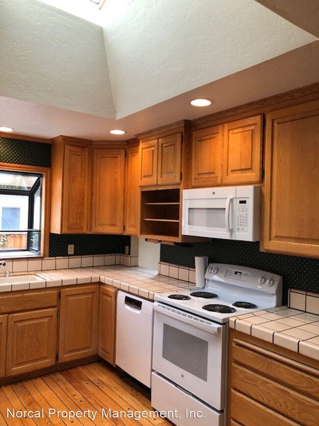 Building Photo - 4 br, 2 bath House - 2364 Venn Ave