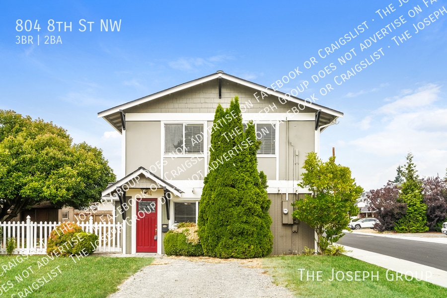 Foto principal - 804 8th St NW