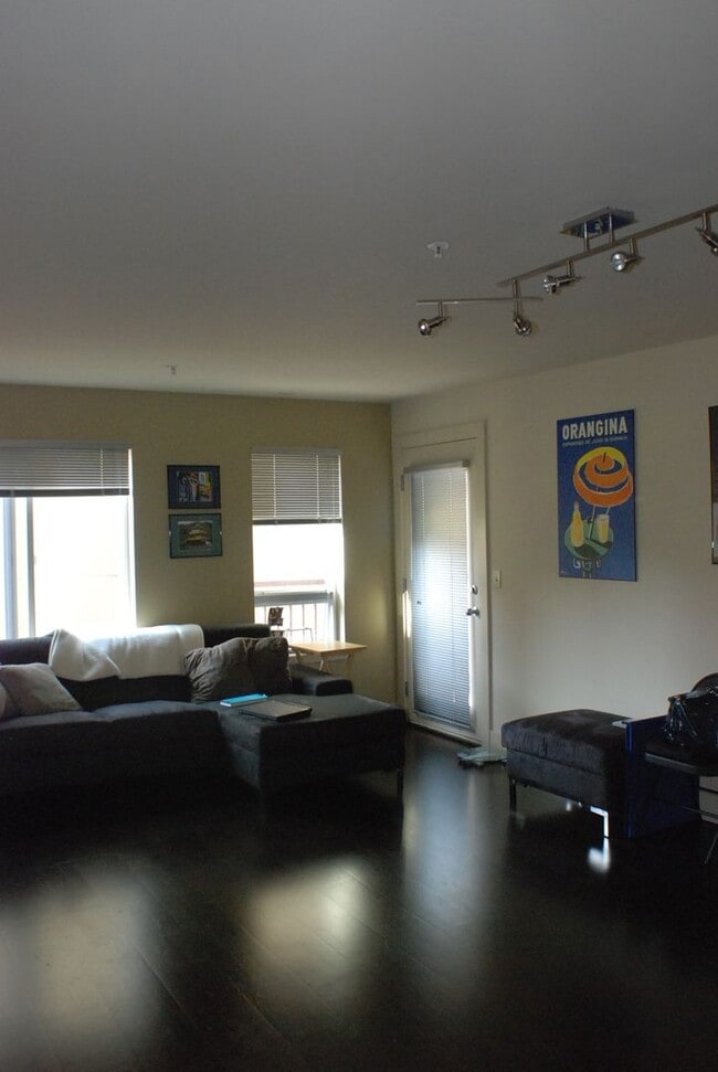 1 Bedroom condo parking included - 1 Bedroom condo parking included