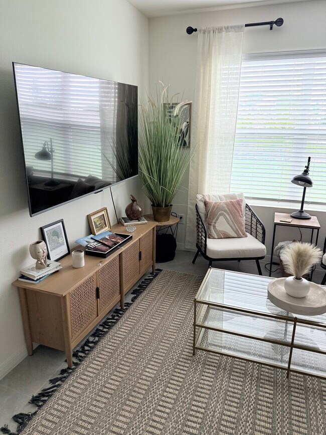 Foto del edificio - 1318 Orchardgrass Cir