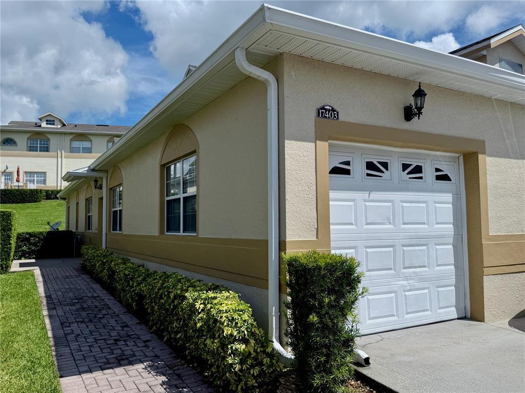 Foto principal - 17403 Promenade Dr