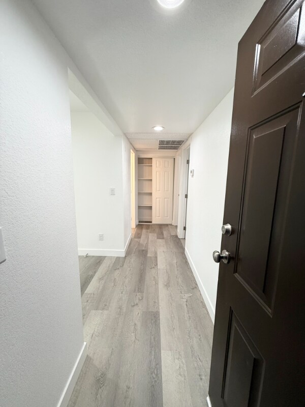 Foto del edificio - 1750 Karen Ave