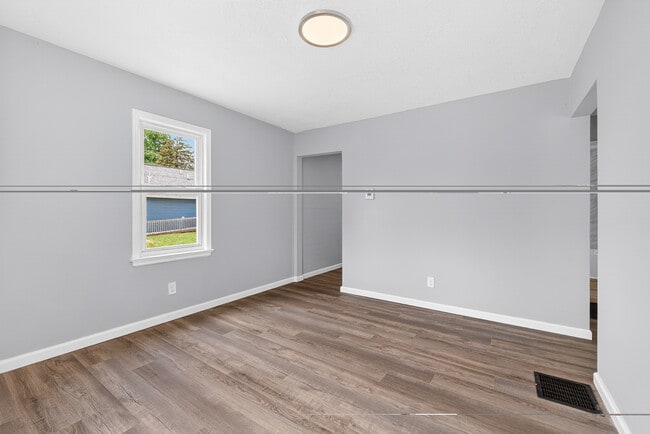 Building Photo - 1406 E 18th Ave