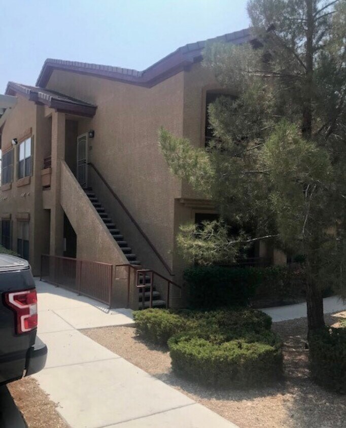 Front entrance - 8250 N Grand Canyon Dr