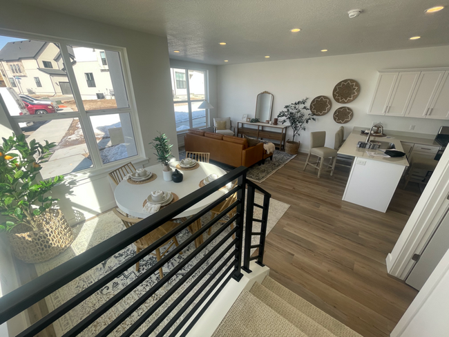 Building Photo - 112 E 1760 N