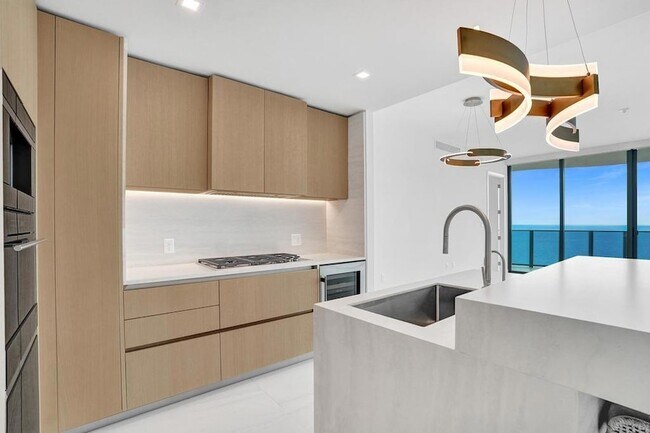 Foto del edificio - 900 N Ocean Blvd